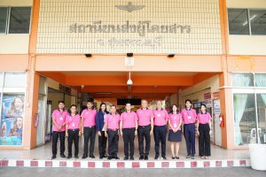 “กจญ. บขส.” ลงพื้นที่ตรวจเยี่ยมการปฏิบัติงาน เพิ่มรายได้สถานีเดินรถสุพรรณบุรี พร้อมส่งมอบวีลแชร์ให้ผู้ด้อยโอกาสทางการเคลื่อนไหวในพื้นที่